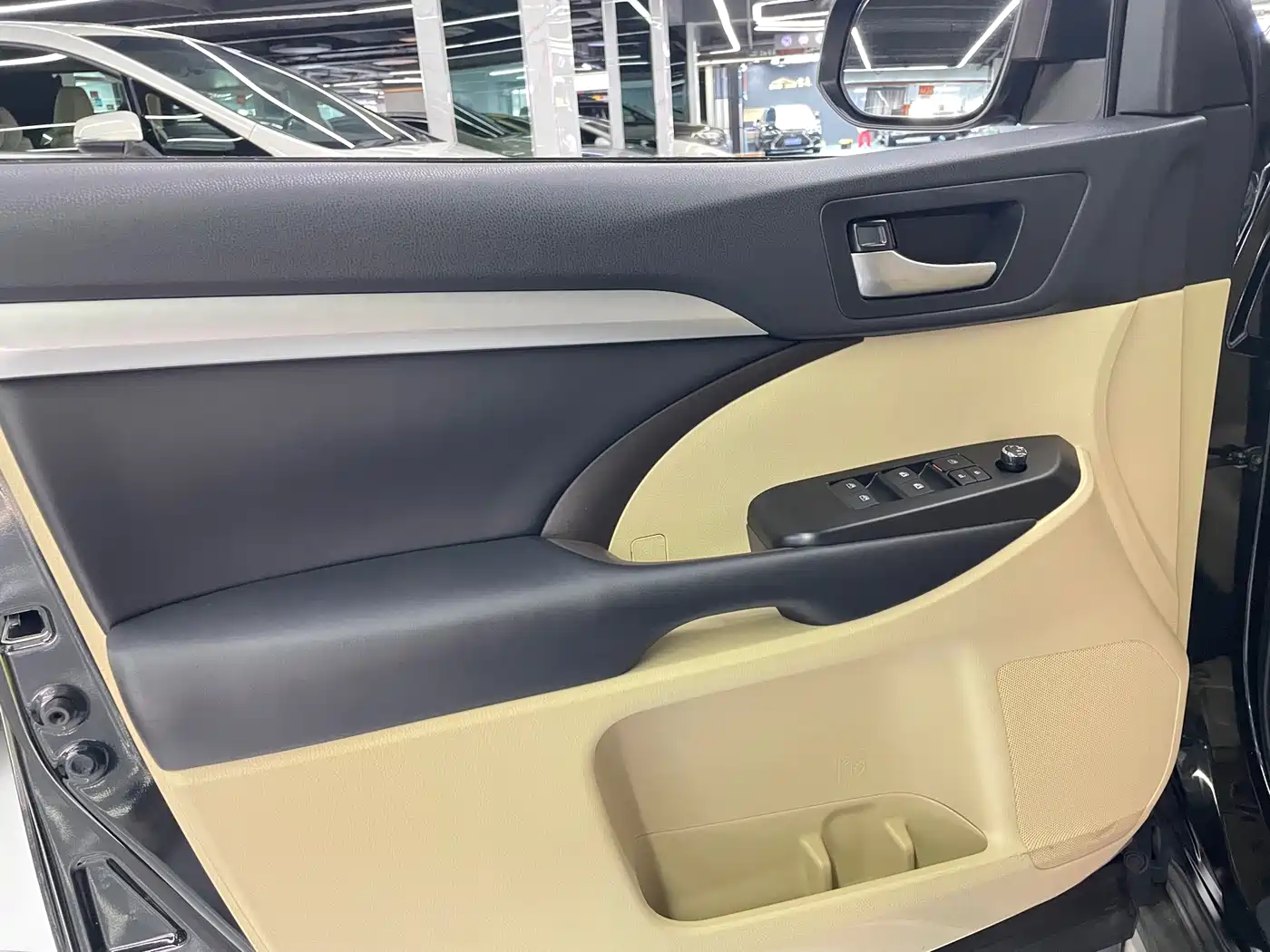 Toyota Highlander 2018 2.0T 4WD Elite 7-seater China VI фото 27