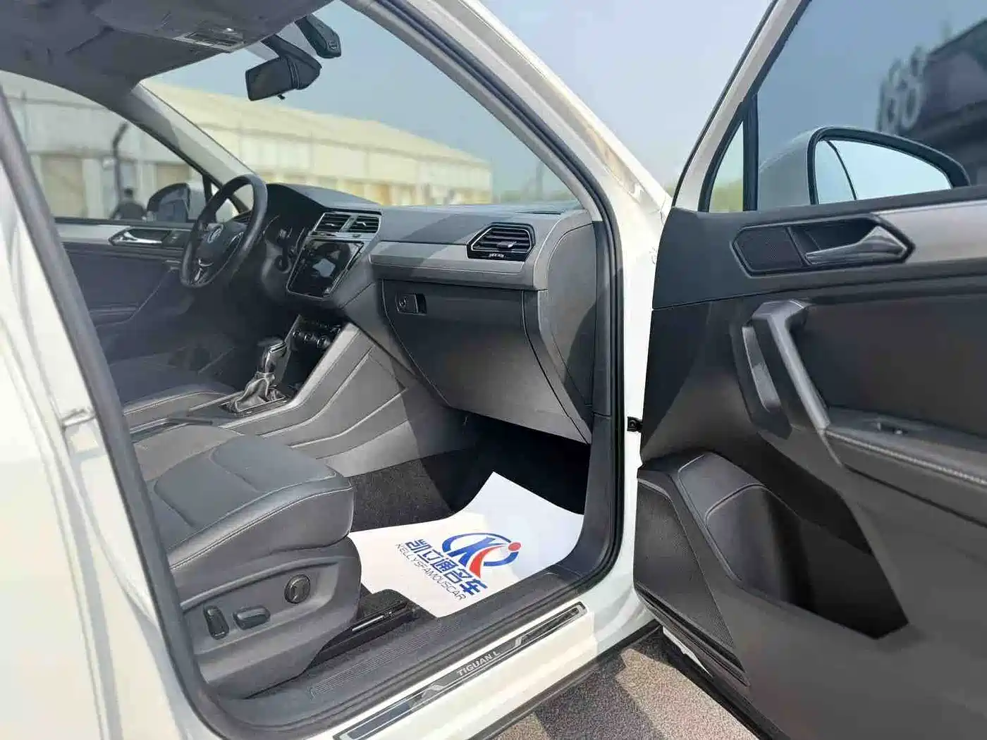 Volkswagen Tiguan L 2019 Facelift 280TSI Auto 2WD Panorama Comfort China VI фото 8