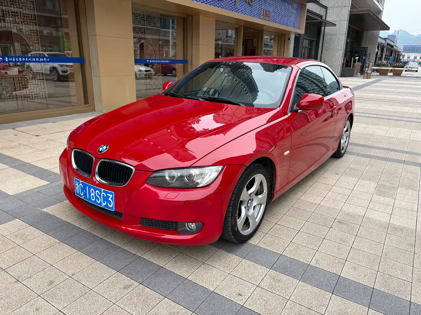 BMW 3 Series (Import) 2011 320i Convertible фото 3
