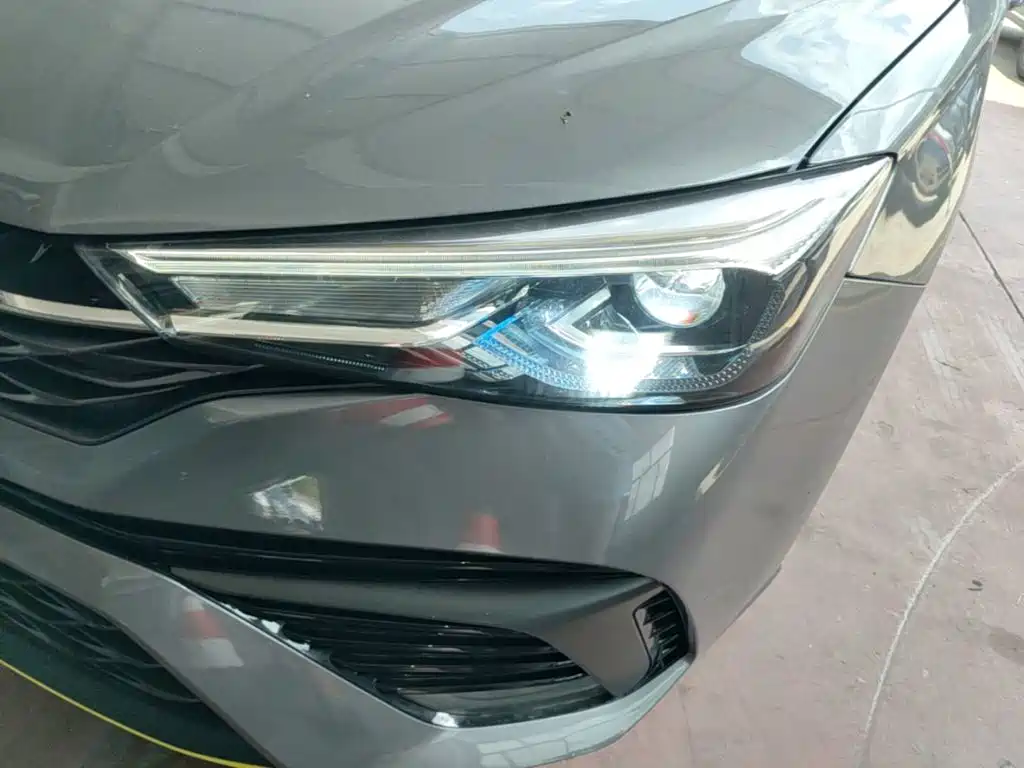 Фото 24 - Roewe i5