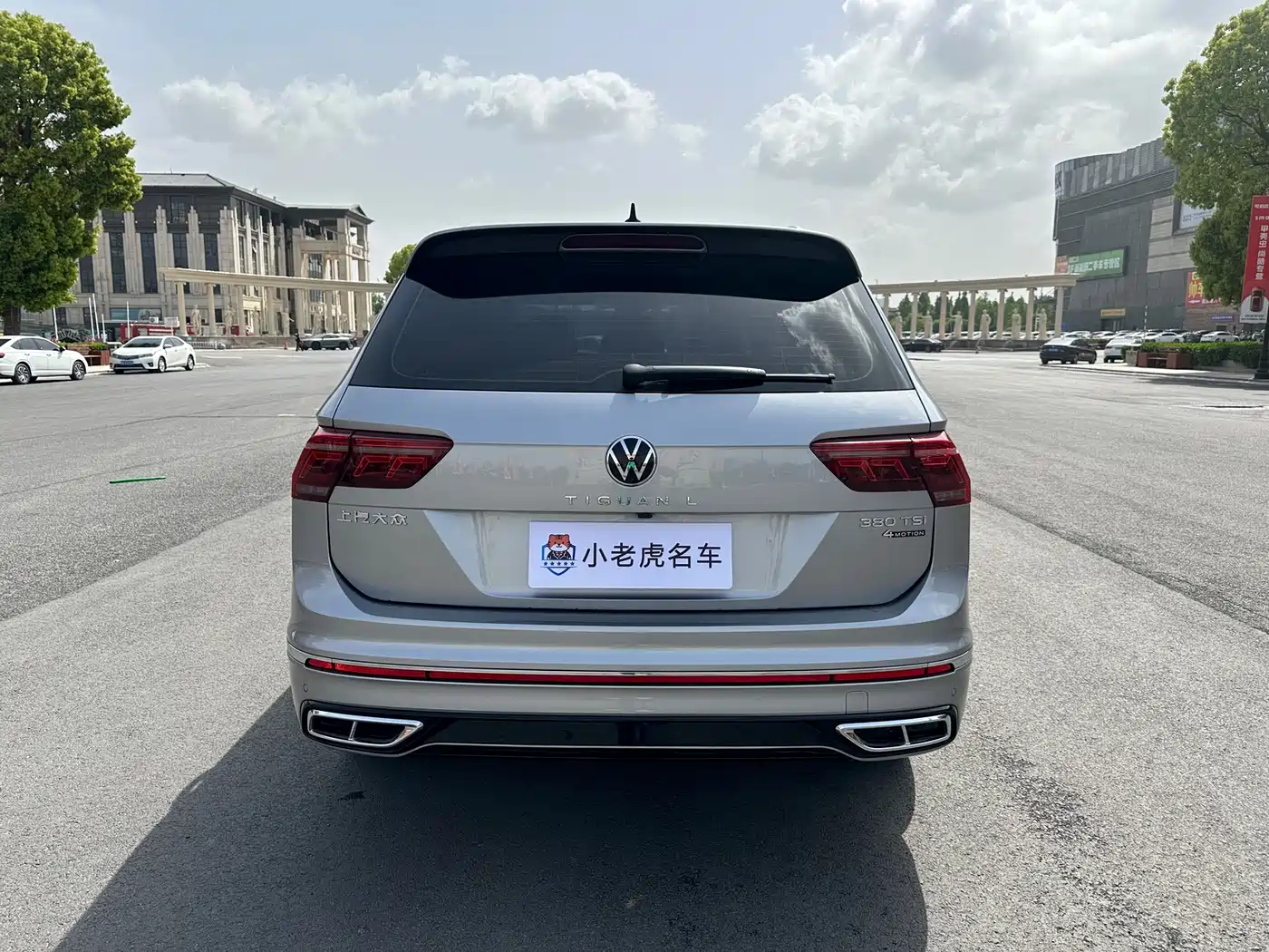 Volkswagen Tiguan L 2022 380TSI Automatic 4WD R-Line Flagship 7-Seater фото 6