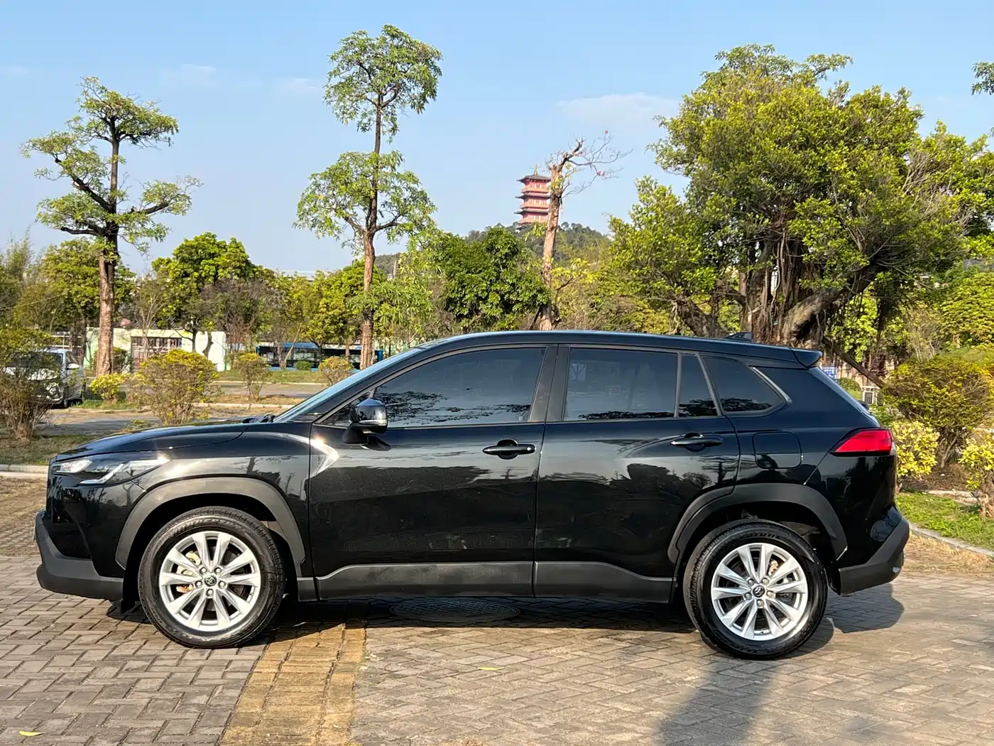 Toyota Corolla Cross 2023 2.0L Pioneer Edition фото 4