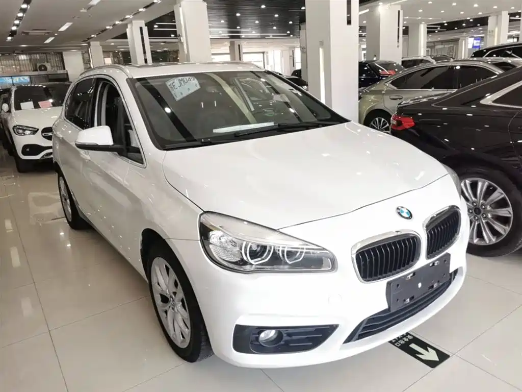 BMW 2 Series Touring 2016 220i Leading Model фото 4