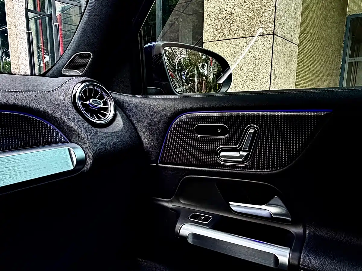 Mercedes-Benz GLB 2020 Facelift GLB 200 Style фото 12