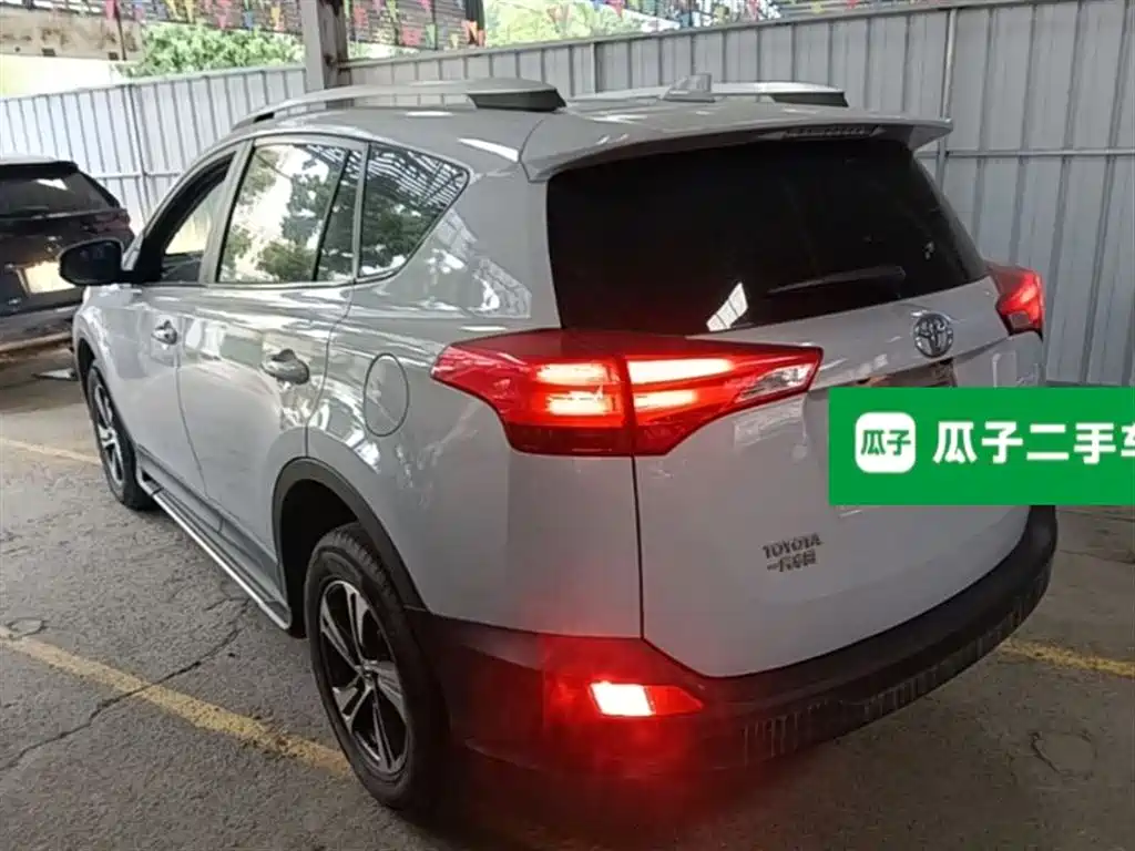 Toyota RAV4 Rongfang 2015 2.0L CVT 2WD Trend Edition фото 5