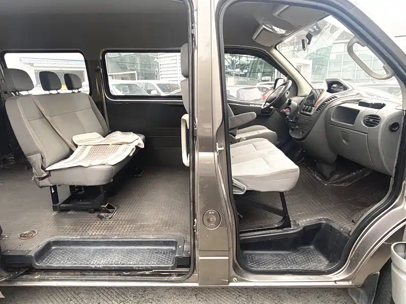 SAIC Maxus Xintu V80 2017 2.5T 5-speed manual Aoyun Tong China V short wheelbase medium roof 5/6/10 seats фото 12