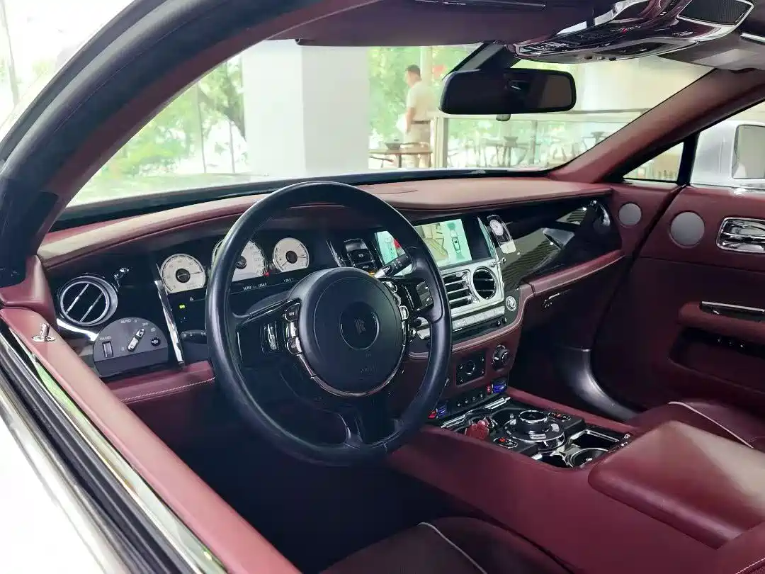 Rolls-Royce Wraith 2018 6.6T Standard фото 7