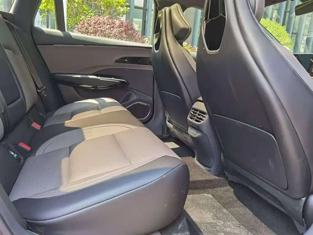 Hongqi EH7 2025 640 AWD Smart Selection Edition фото 10
