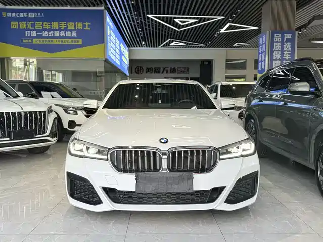 BMW 5 Series 2021 525Li M Sport Package — фото 2