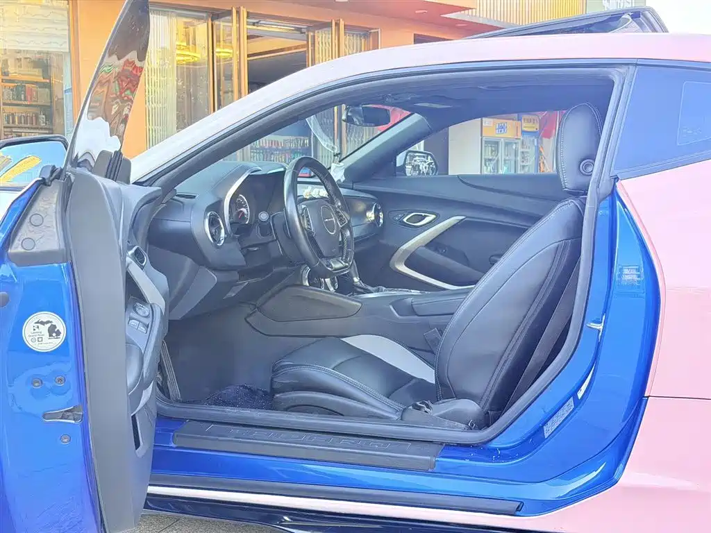 Chevrolet Camaro 2017 2.0T RS фото 7