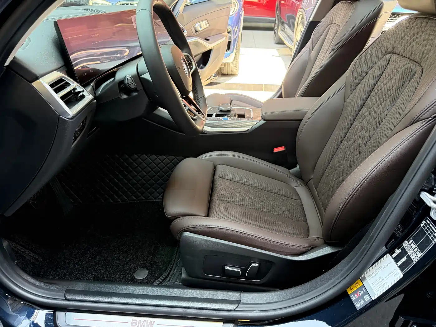 BMW i3 2025 eDrive 40 L Shadow Night Package фото 10