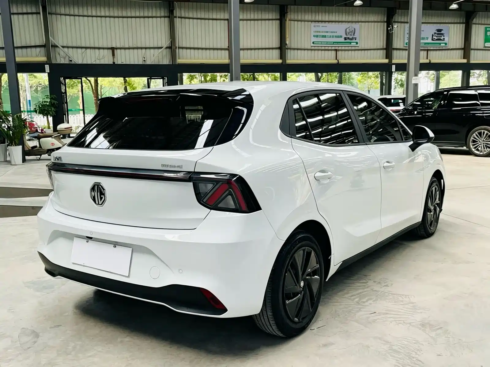Фото 4 - MG MG4 EV
