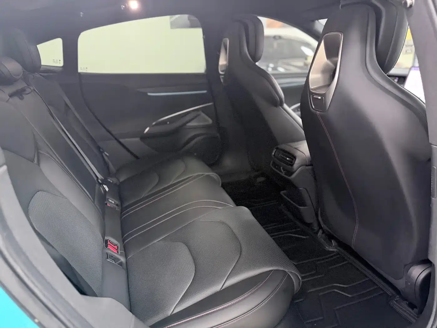 Xiaomi Auto Xiaomi SU7 2024 AWD Extended Range Advanced Smart Driving Max Edition фото 11