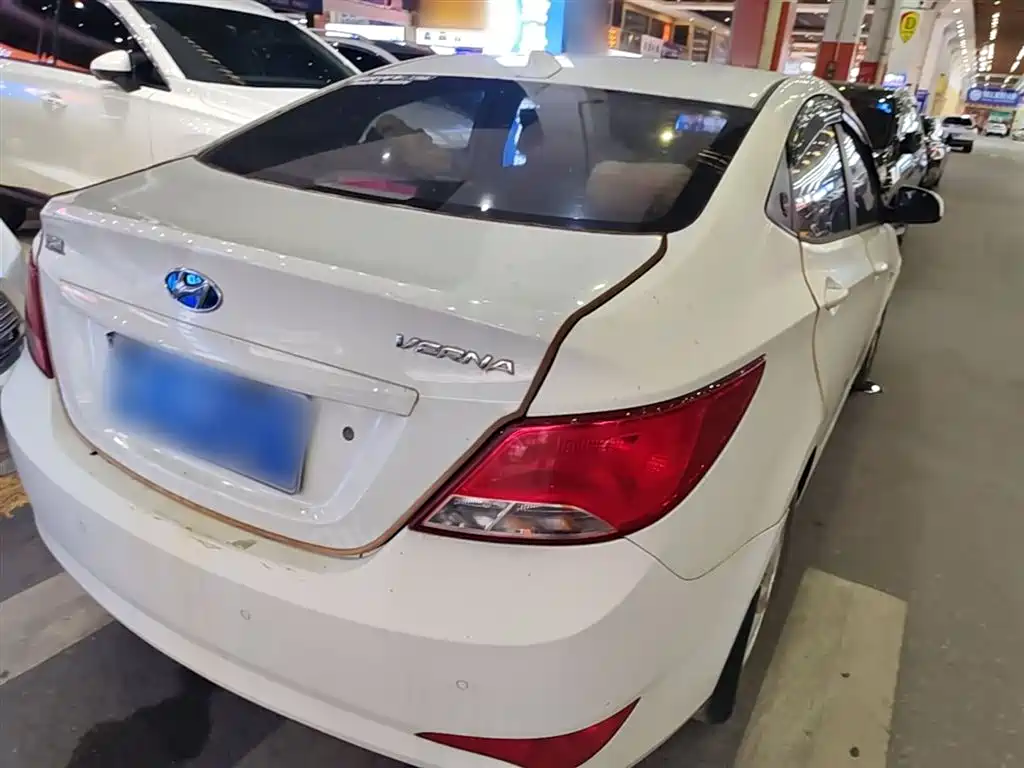 Hyundai Verna 2016 1.4L Manual Smart GLS фото 7