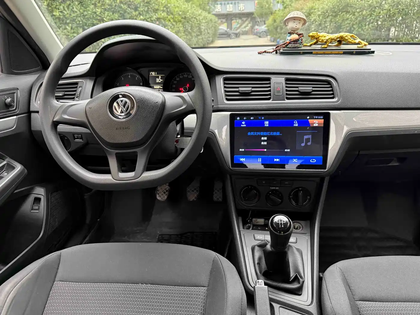 Volkswagen Lavida 2017 1.6L Manual Trend Edition фото 6