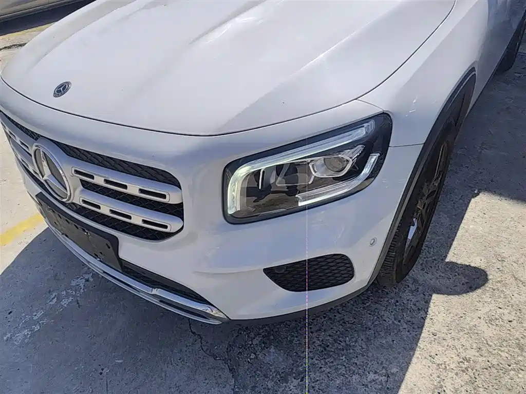 MERCEDES-BENZ GLB