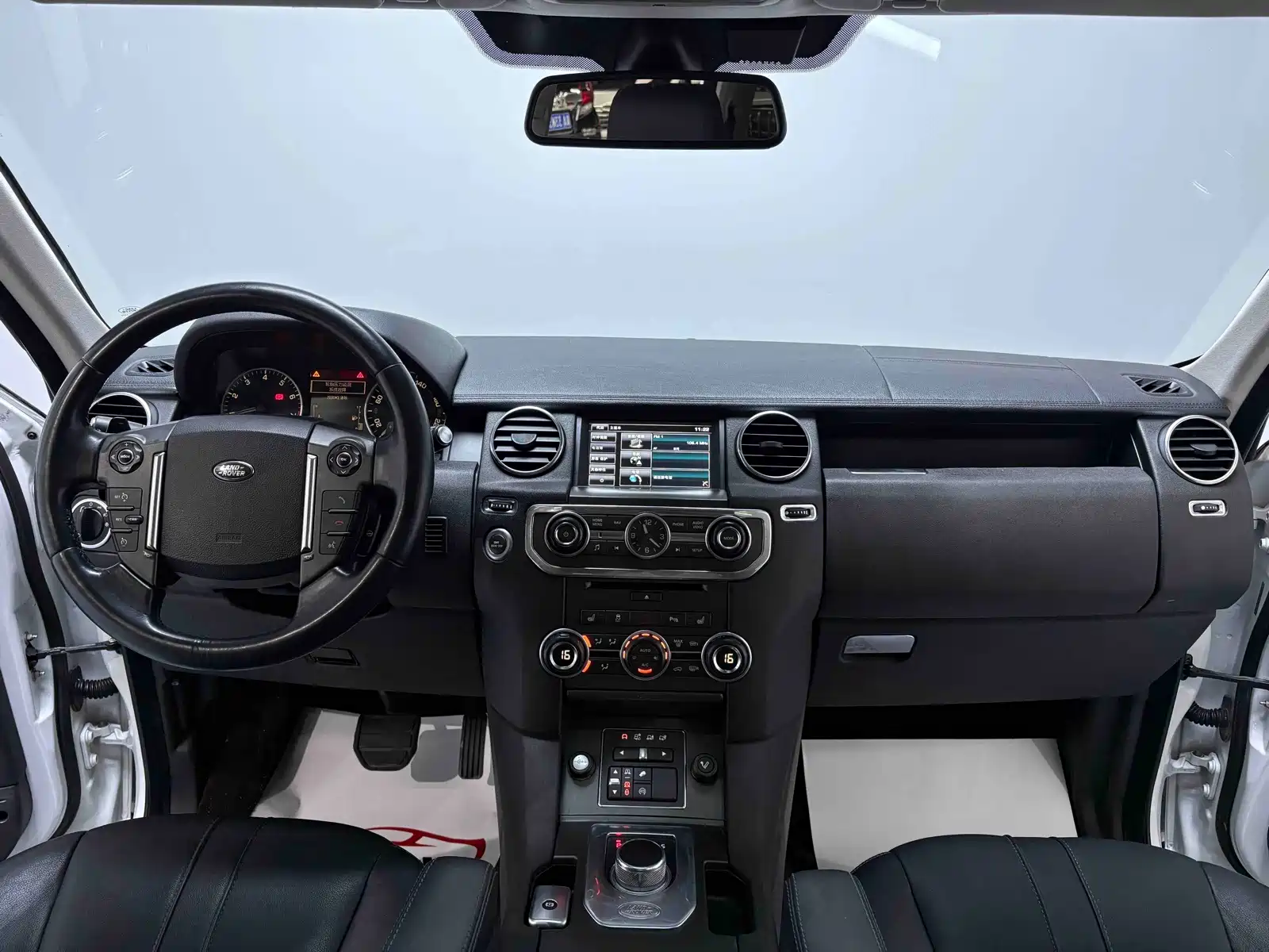Photo 11 - Land Rover Discovery