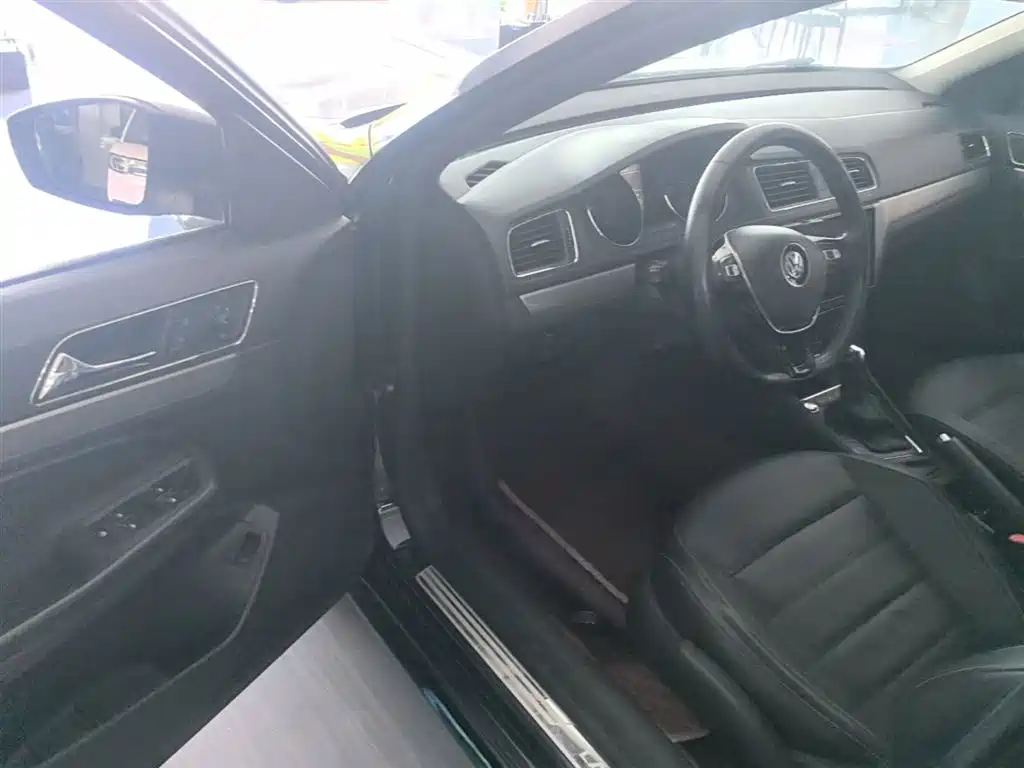 Volkswagen Lavida 2017 230TSI DSG Comfort Edition фото 16