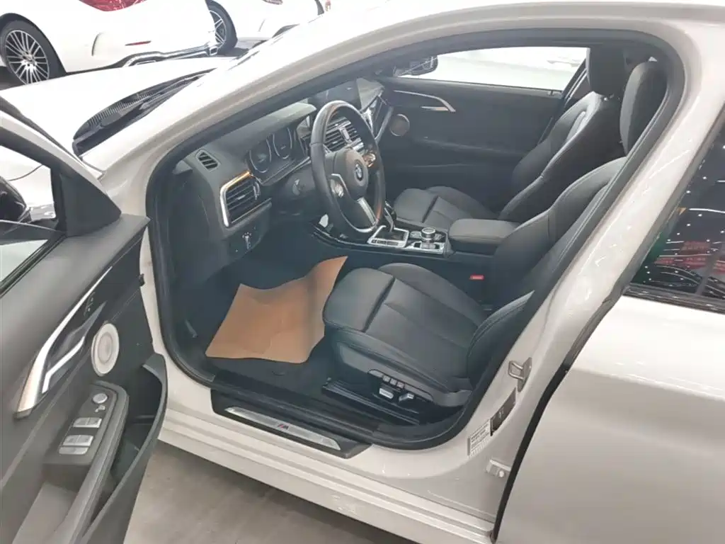 BMW 1 Series 2021 Facelift 120i M Sport Shadow Edition фото 16