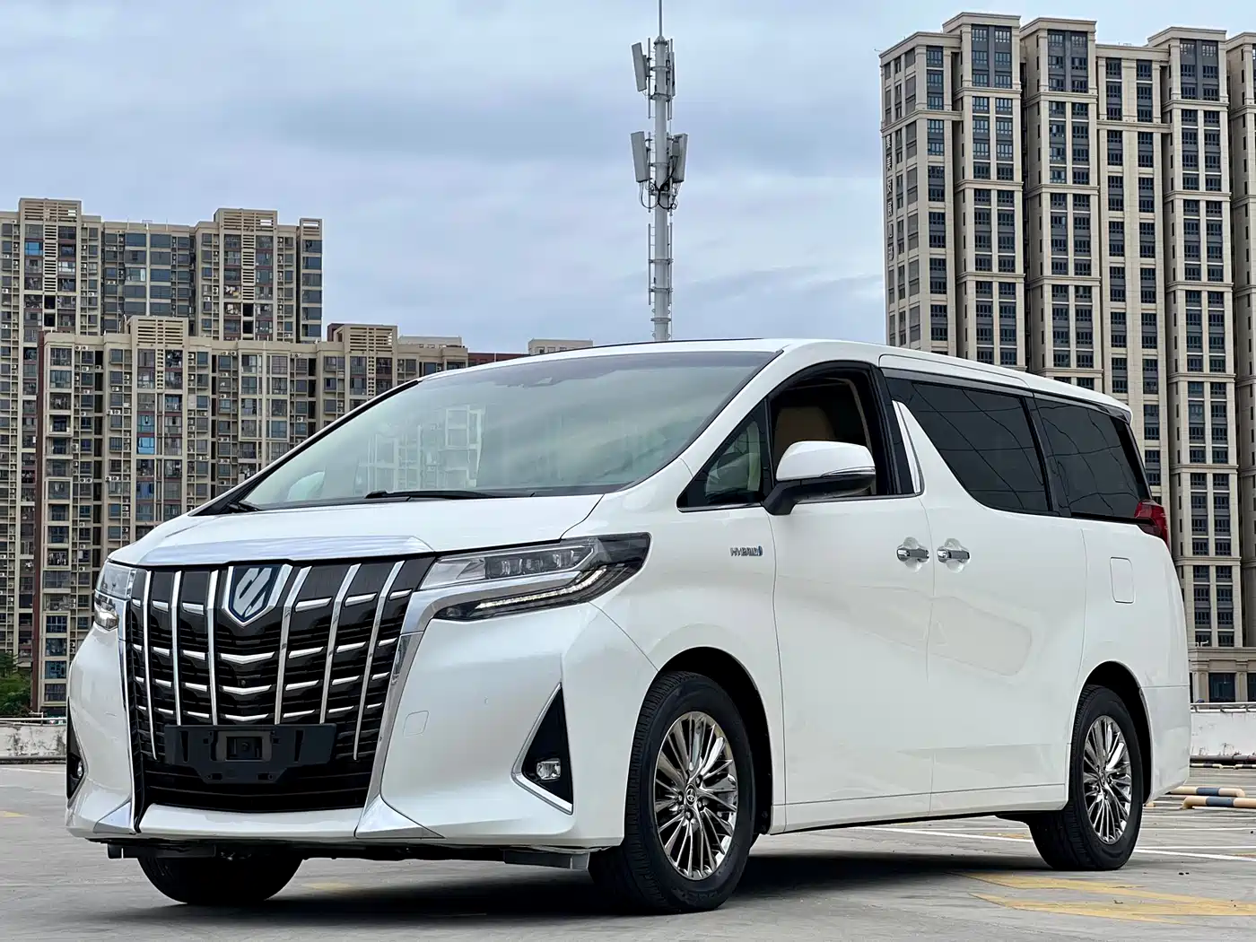 Toyota Alphard 2019 Hybrid 2.5L Luxury