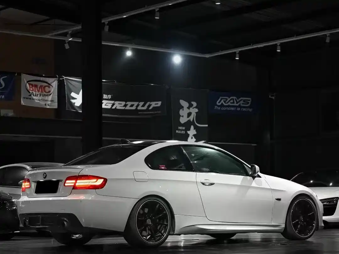 BMW 3 Series (Import) 2011 335i Coupe фото 4