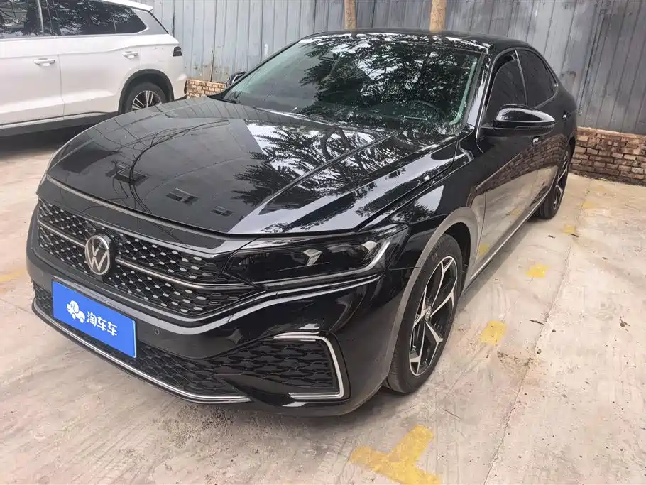 Volkswagen Passat 2023 Facelift 330TSI Starlight Elite Edition