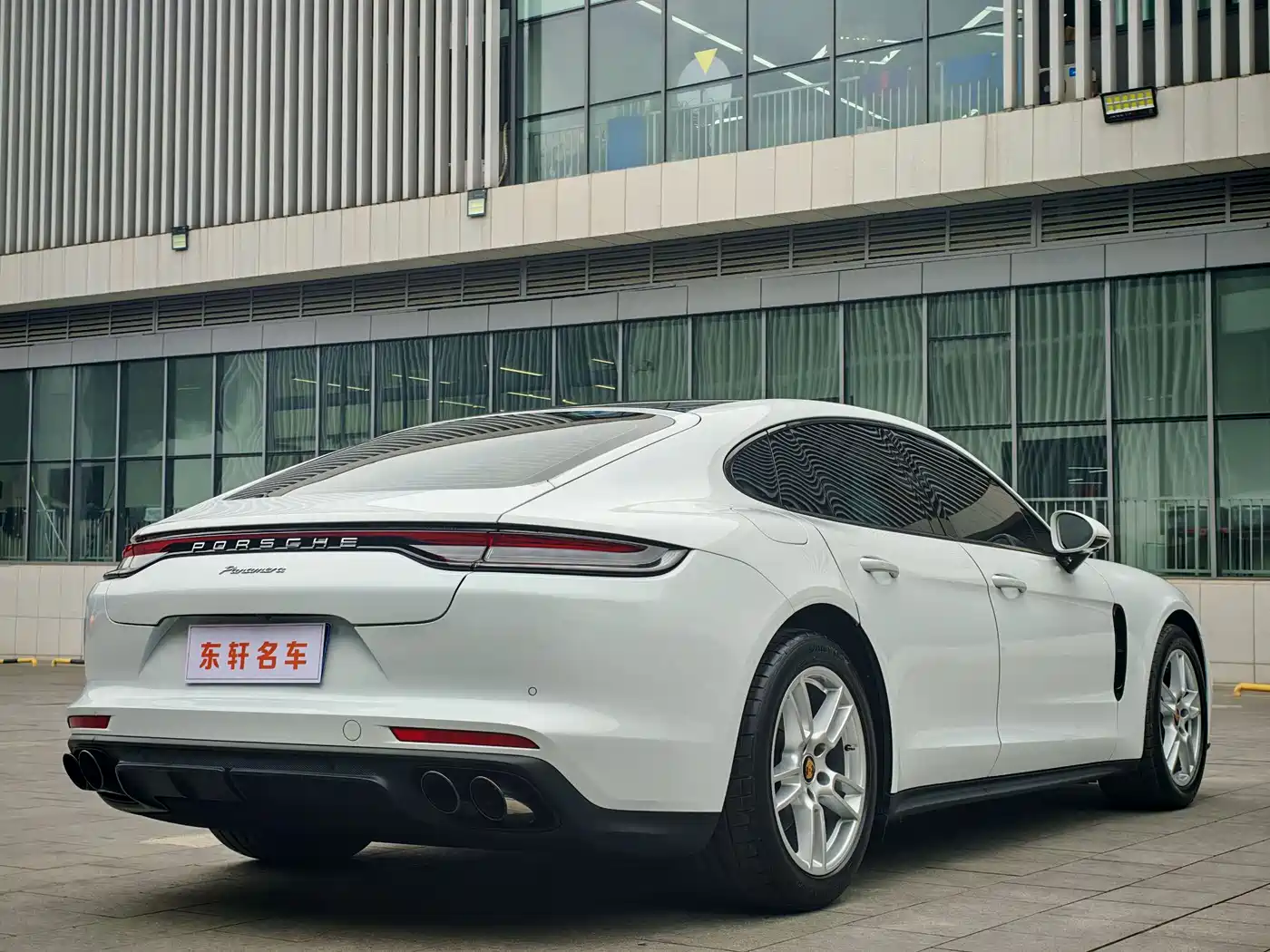 PORSCHE PANAMERA