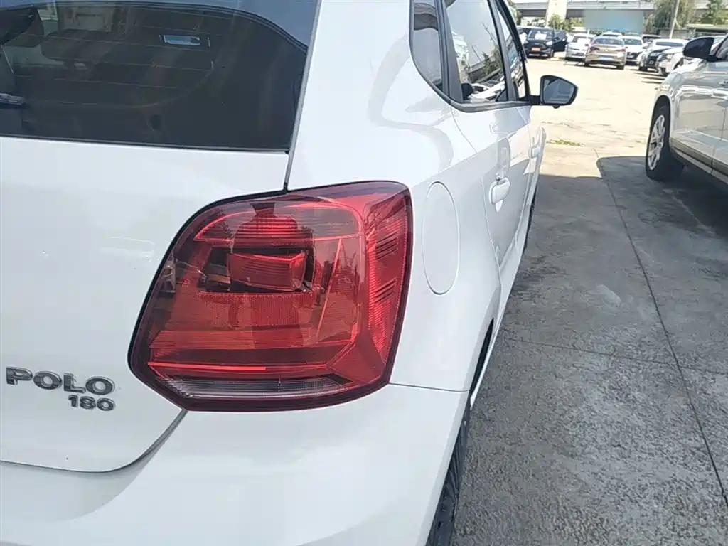 Volkswagen Polo 2018 1.5L Auto Safe Drive фото 8