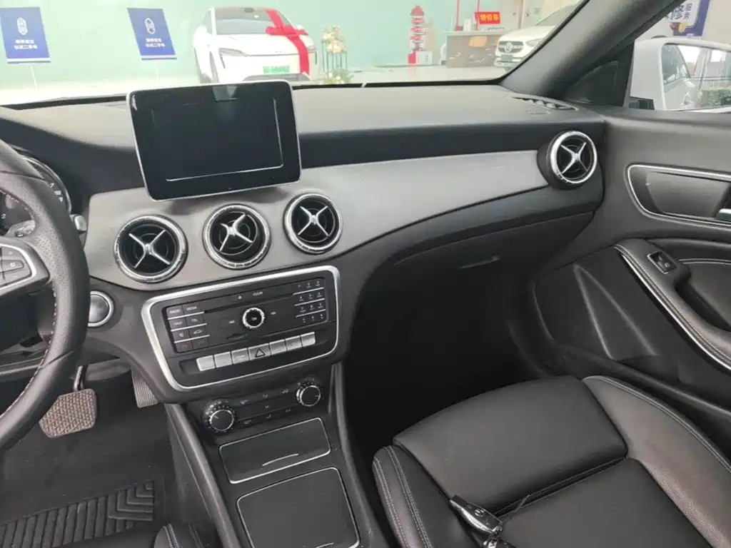 Mercedes-Benz CLA (Import) 2017 2017 CLA 200 Fashion