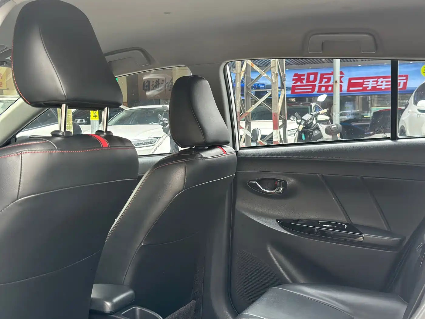 Toyota YARiS L Zhi Xuan 2022 Zhi Xuan X 1.5L CVT Luxury PLUS Edition фото 6