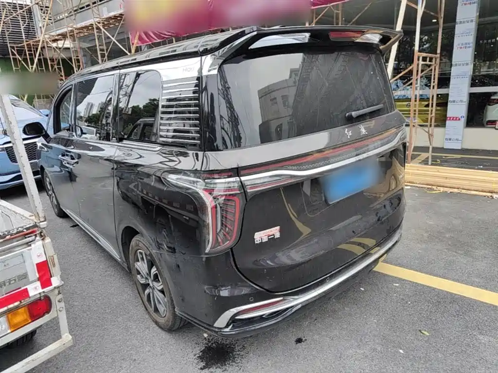 Hongqi HQ9 2023 2.0T Smart Connect Flag Enjoy Edition фото 5
