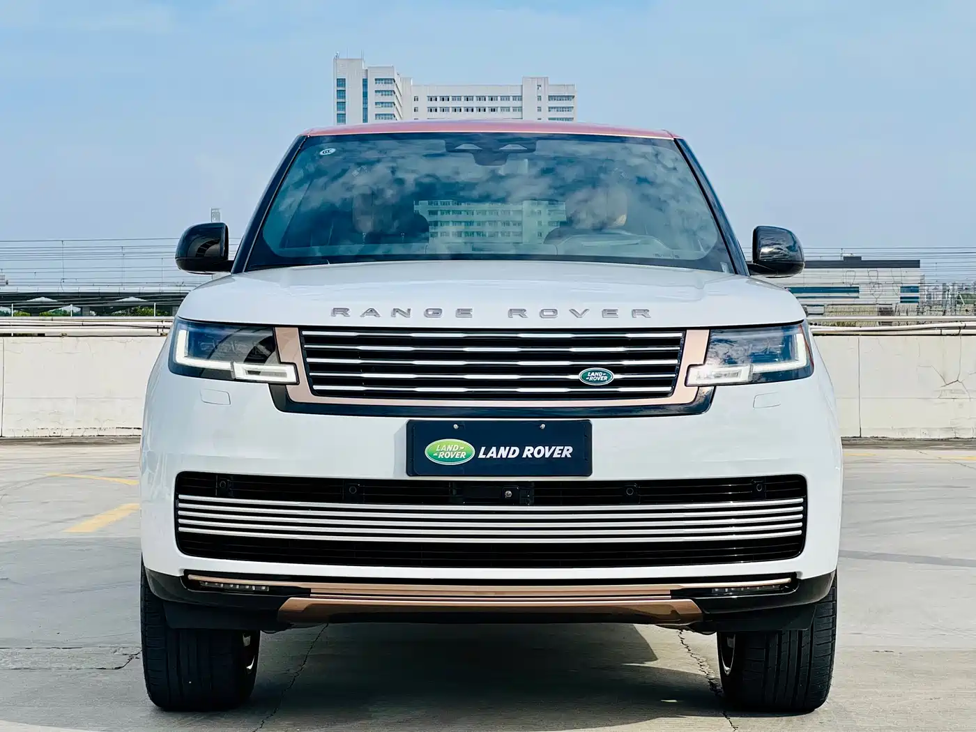 Land Rover Range Rover 2024 3.0 L6 400PS Genesis Extended фото 2