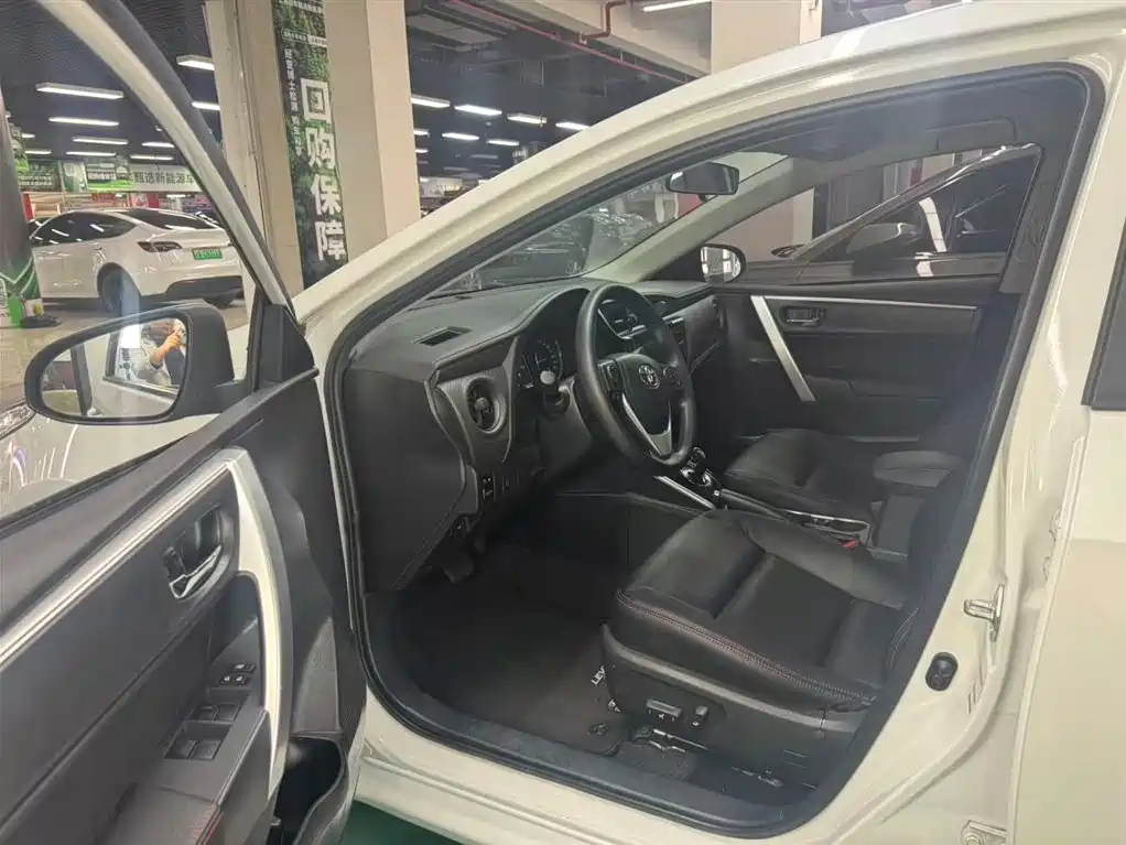 Toyota Levin Twin Engine E+ 2019 1.8PH GS E-CVT Elite Edition фото 3