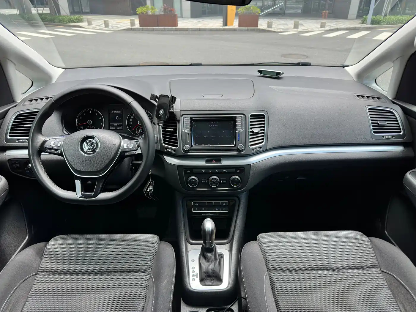 Volkswagen Sharan 2018 380TSI Comfort 7-Seater фото 13