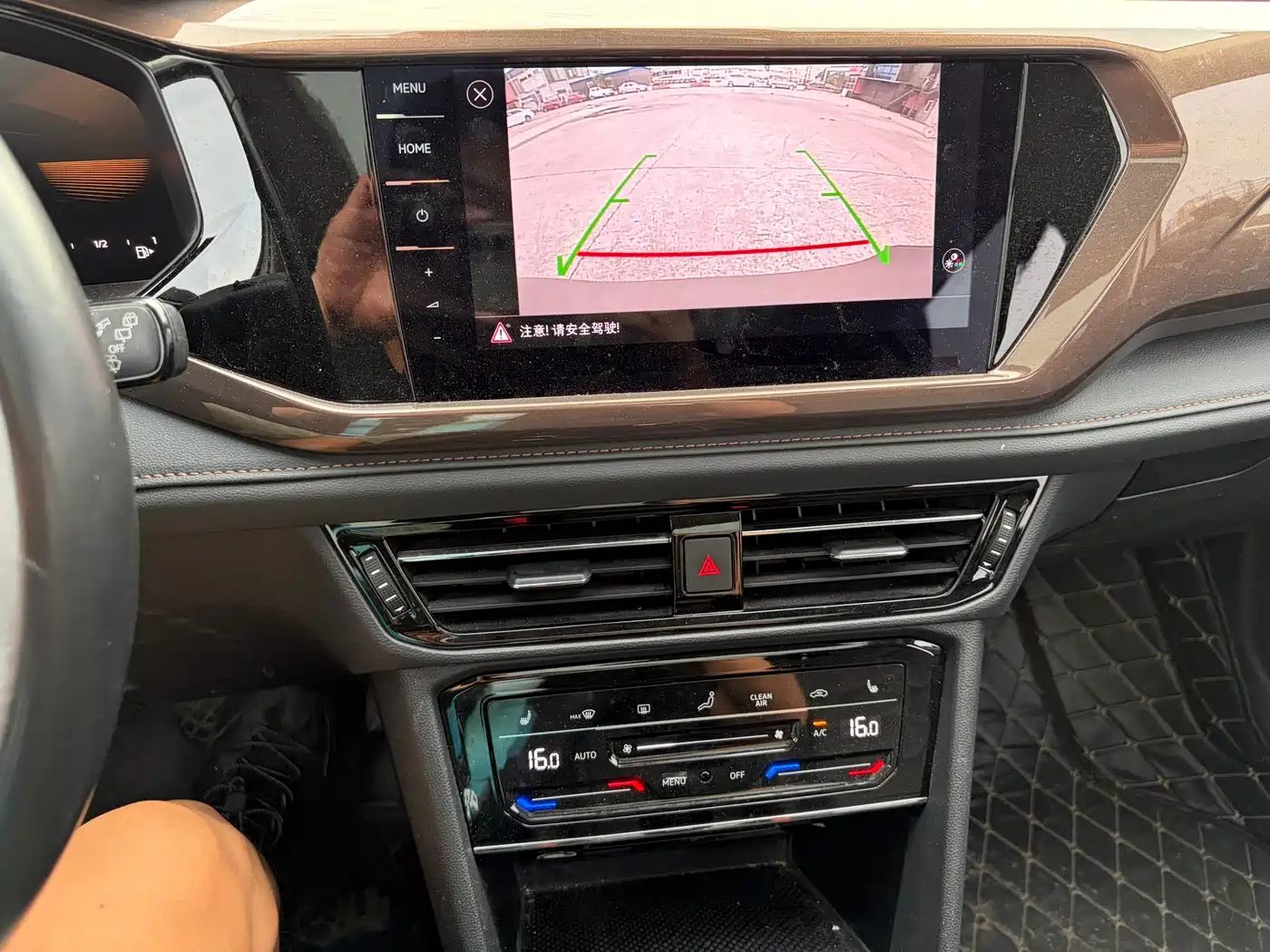 Volkswagen Tharu 2022 280TSI FWD Luxury Edition фото 13