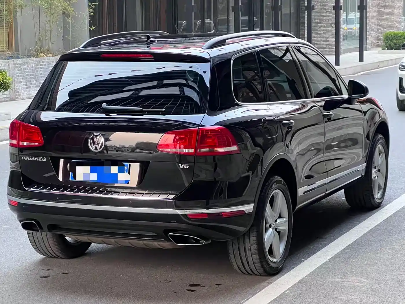 VOLKSWAGEN TOUAREG