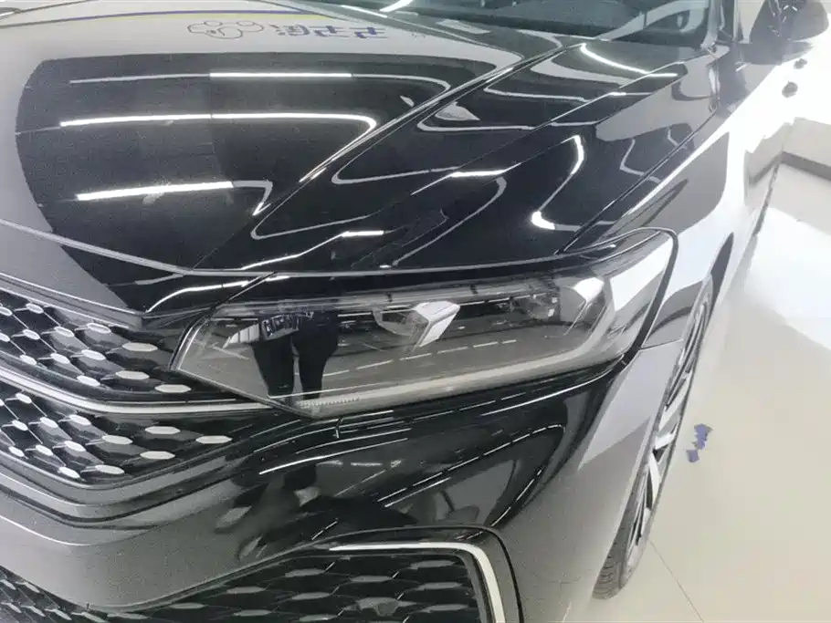 Volkswagen Passat 2023 330TSI Starlight Elite Edition фото 5