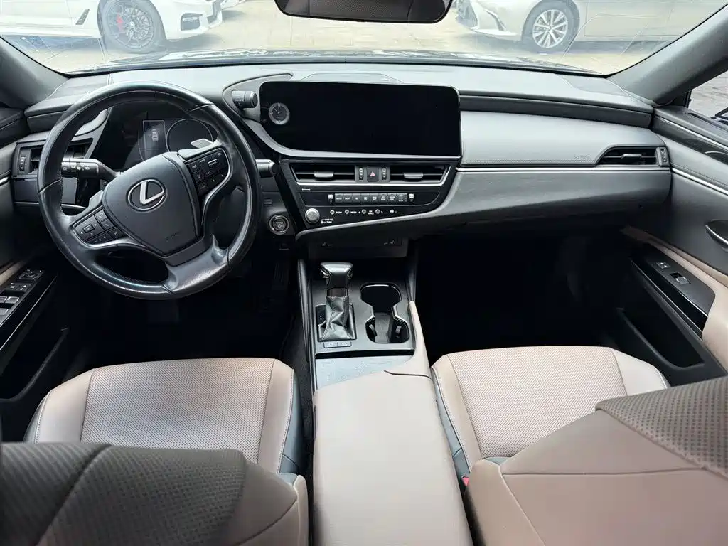 Lexus ES 2022 300h Excellence Edition фото 7