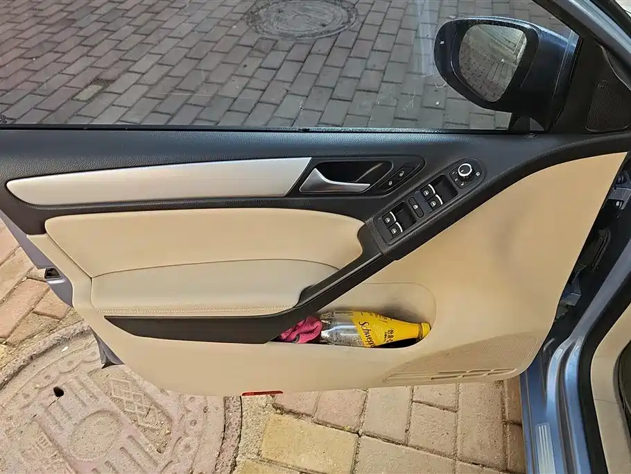Volkswagen Golf 2012 1.4TSI Automatic Luxury фото 7