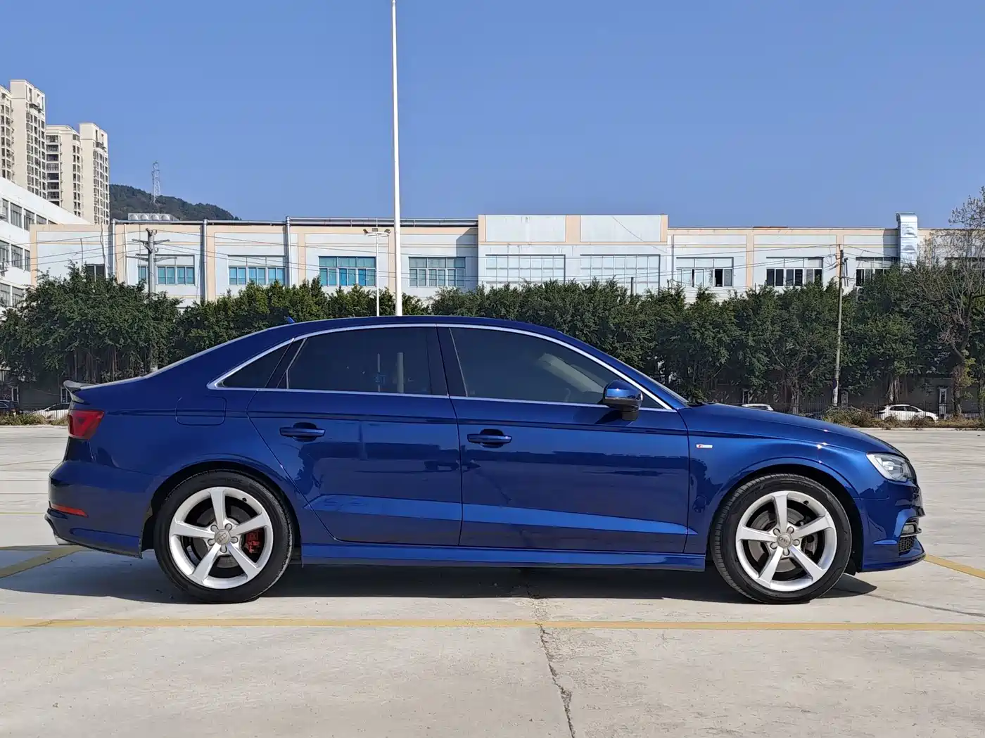 Audi A3 (Import) 2015 Limousine 45 TFSI S line Luxury фото 6