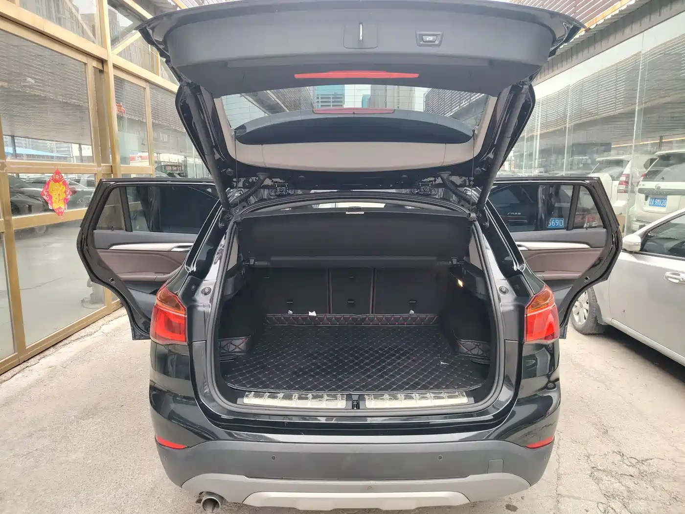 BMW X1 New Energy 2019 xDrive25Le Range Upgrade Edition фото 13