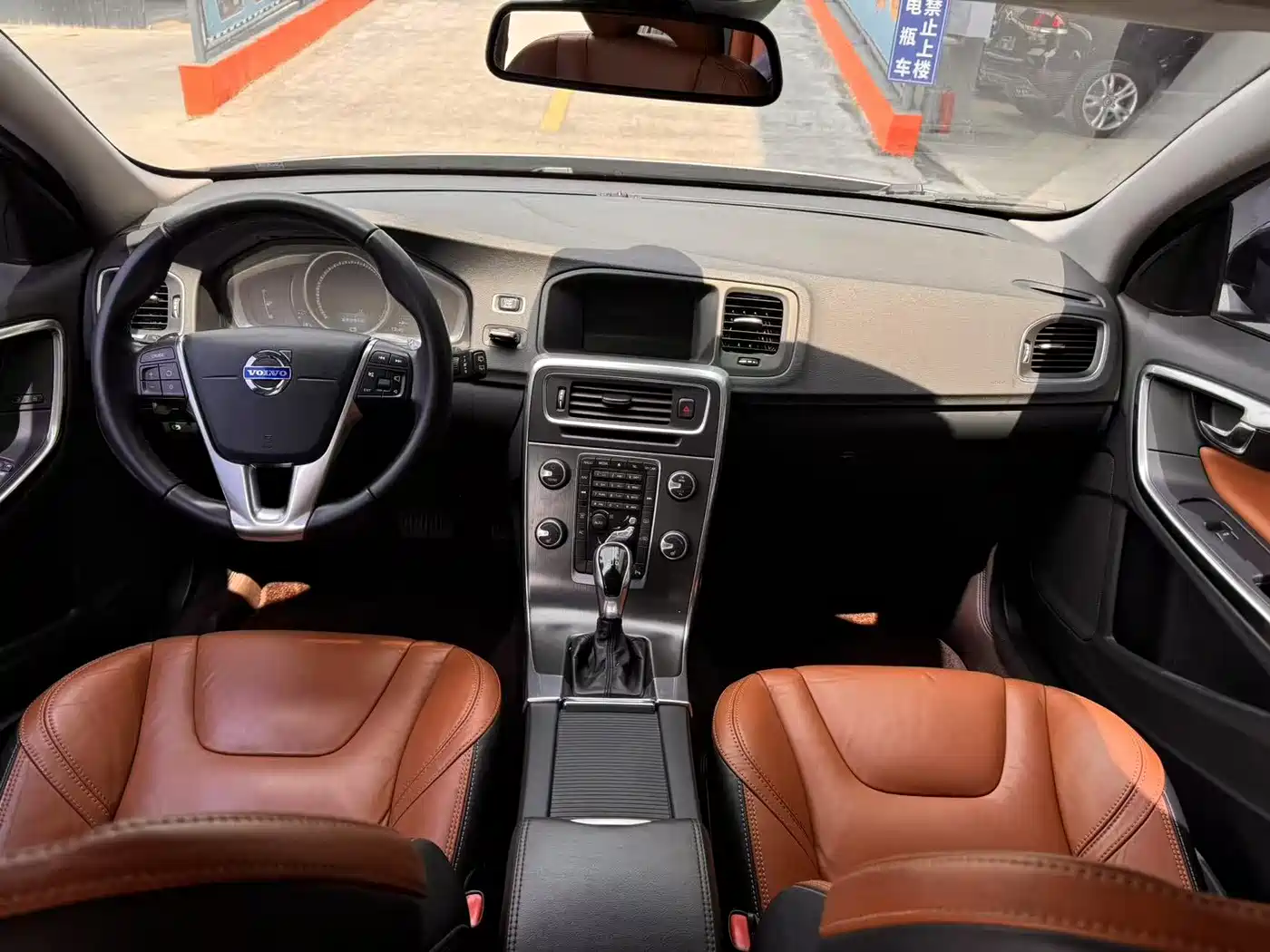 Фото 6 - Volvo V60