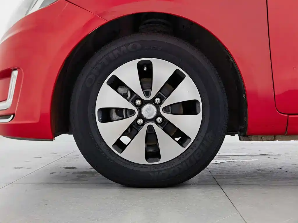 Kia K2 2012 2012 Model Hatchback 1.4L MT GLS