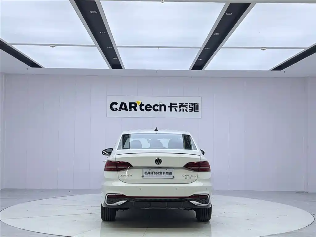 Volkswagen Lavida 2024 Model 300TSI DSG Starlight Leading Edition фото 4