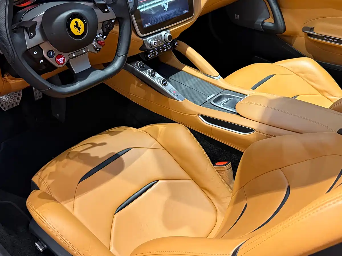Ferrari GTC4Lusso 2017 3.9T V8 фото 9