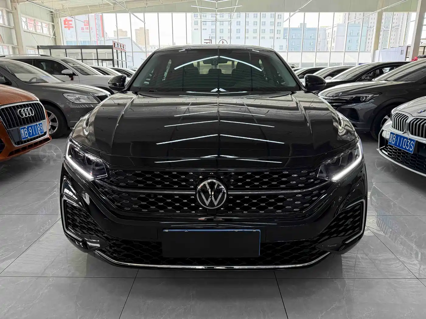Volkswagen Passat 2023 280TSI Elite Edition фото 2
