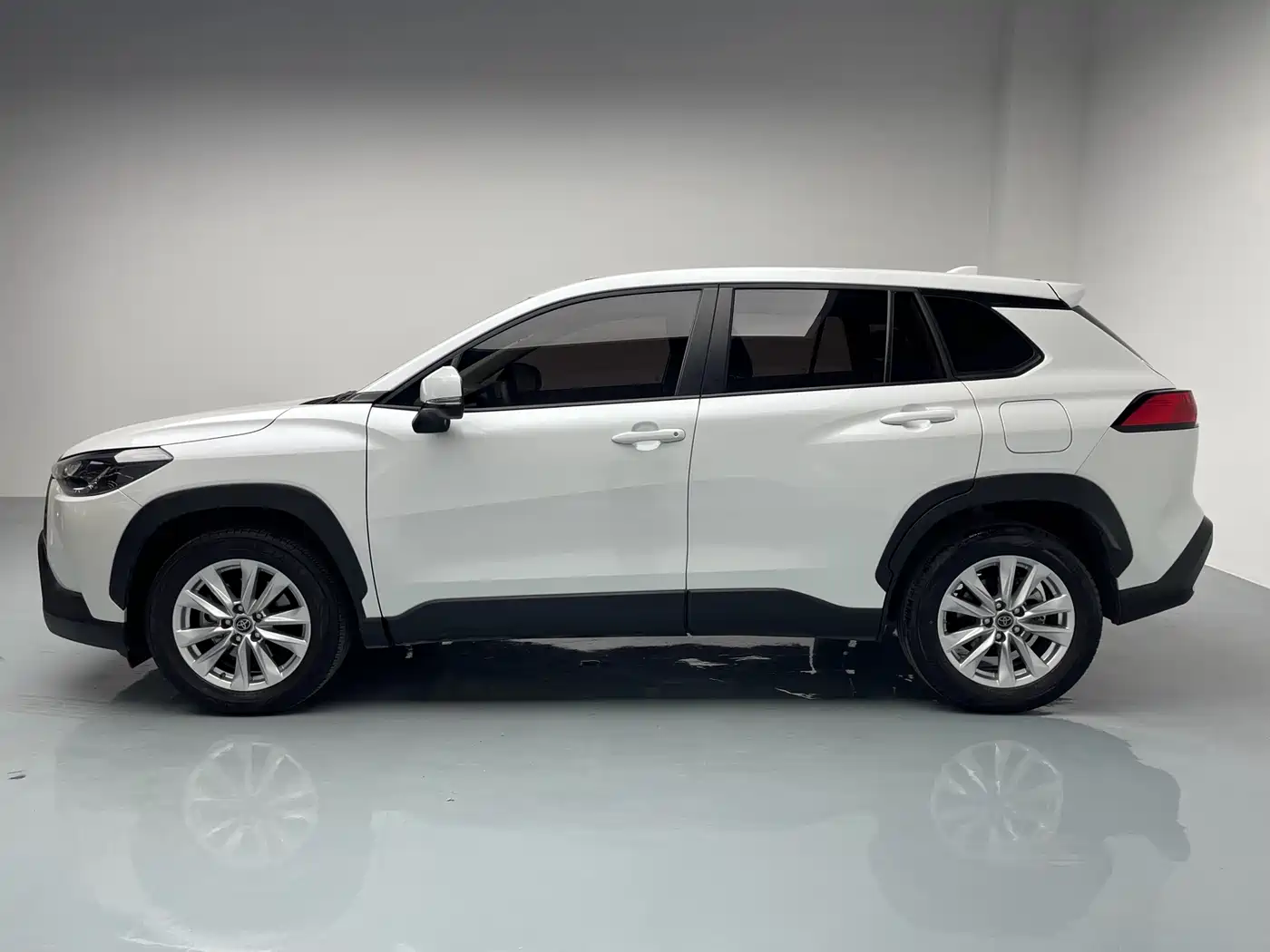 Toyota Corolla Cross 2023 2.0L Elite Edition фото 3
