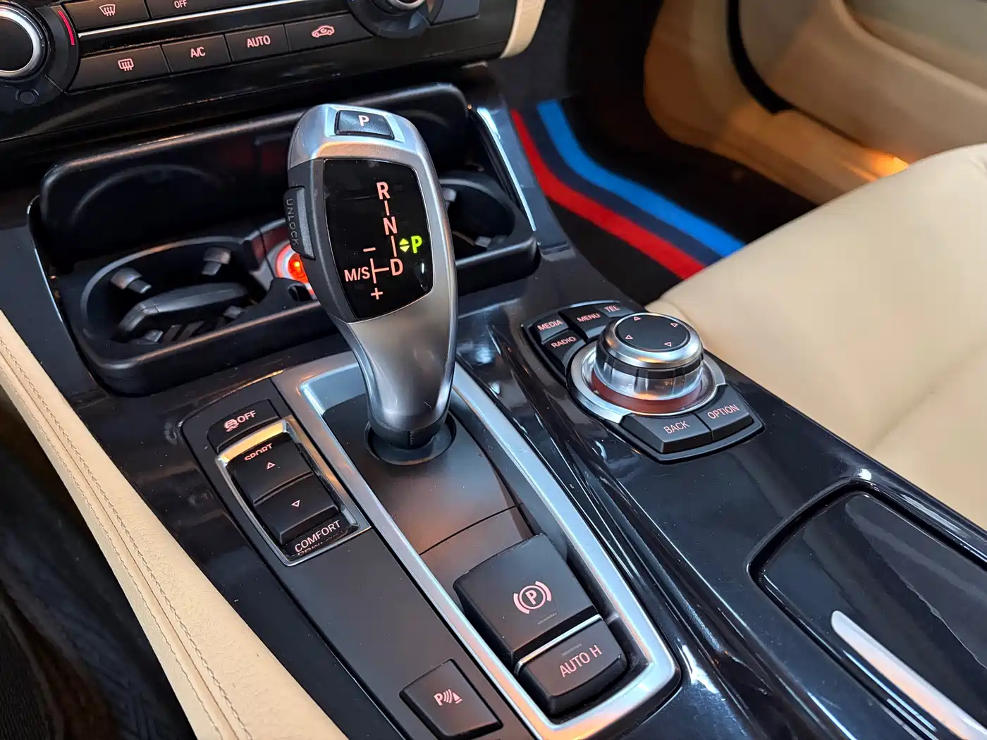 BMW 5 Series 2013 520Li Elegance фото 16
