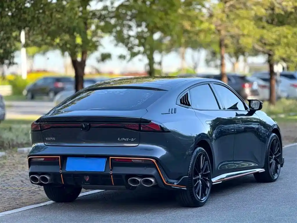 CHANGAN UNI-V
