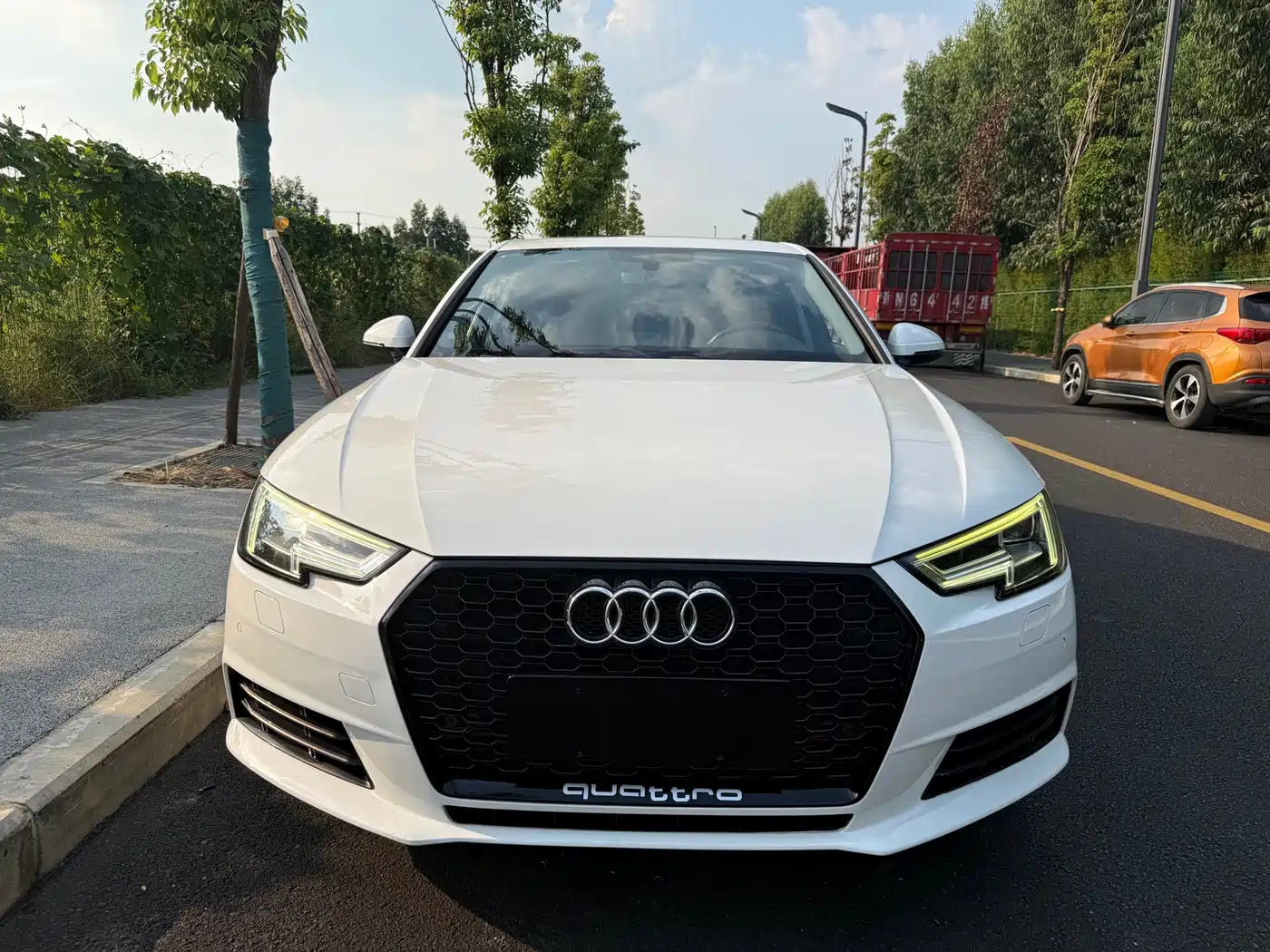 Фото 2 - Audi A4L